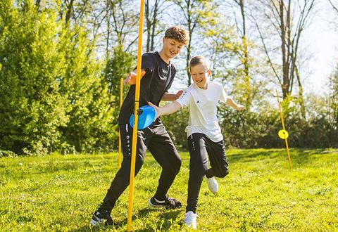 Kinder beim Ganzkörperkräftigungstraining